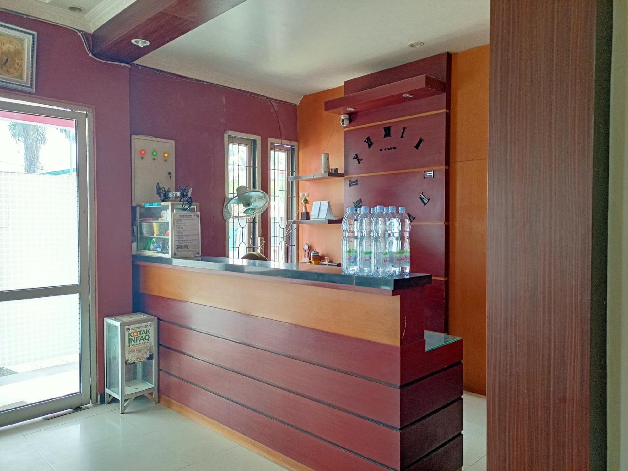 فندق Oyo 92098 Kost Orange Syariah ماكاسار المظهر الخارجي الصورة