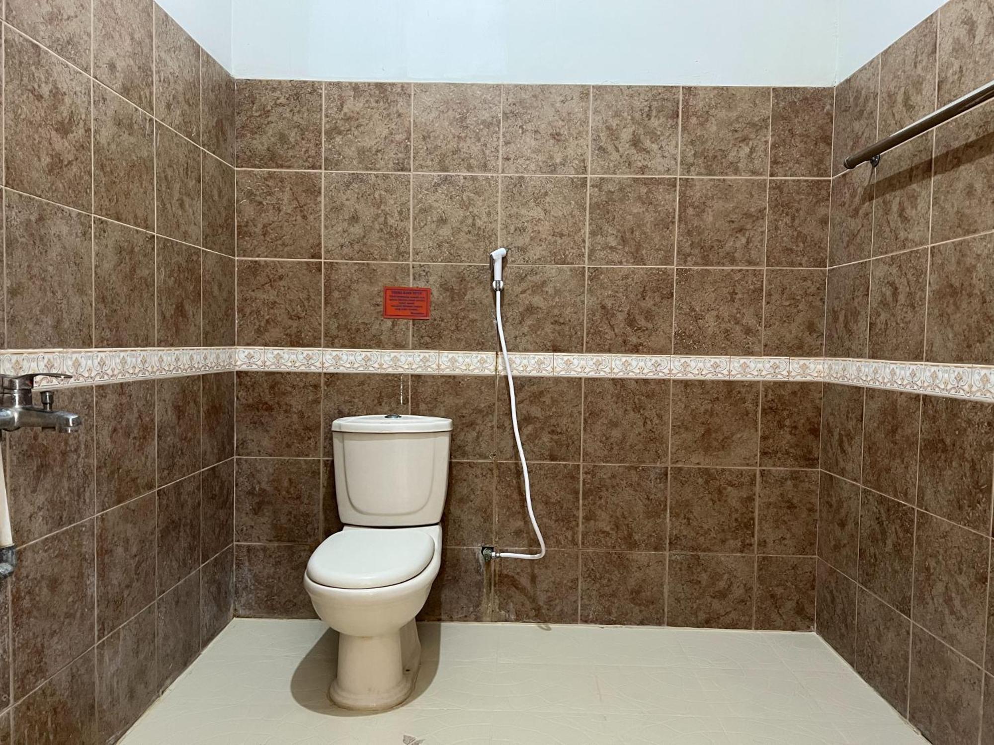 فندق Oyo 92098 Kost Orange Syariah ماكاسار المظهر الخارجي الصورة